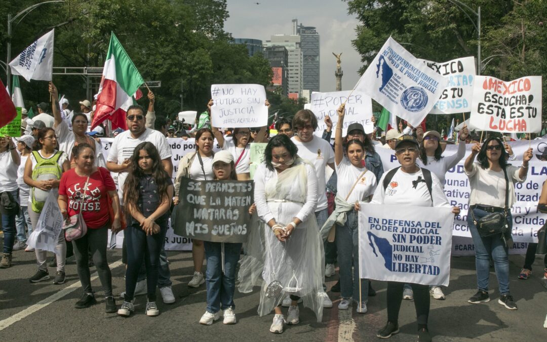 En defensa del PJF, miles de estudiantes toman las calles: ‘No nos van a callar’