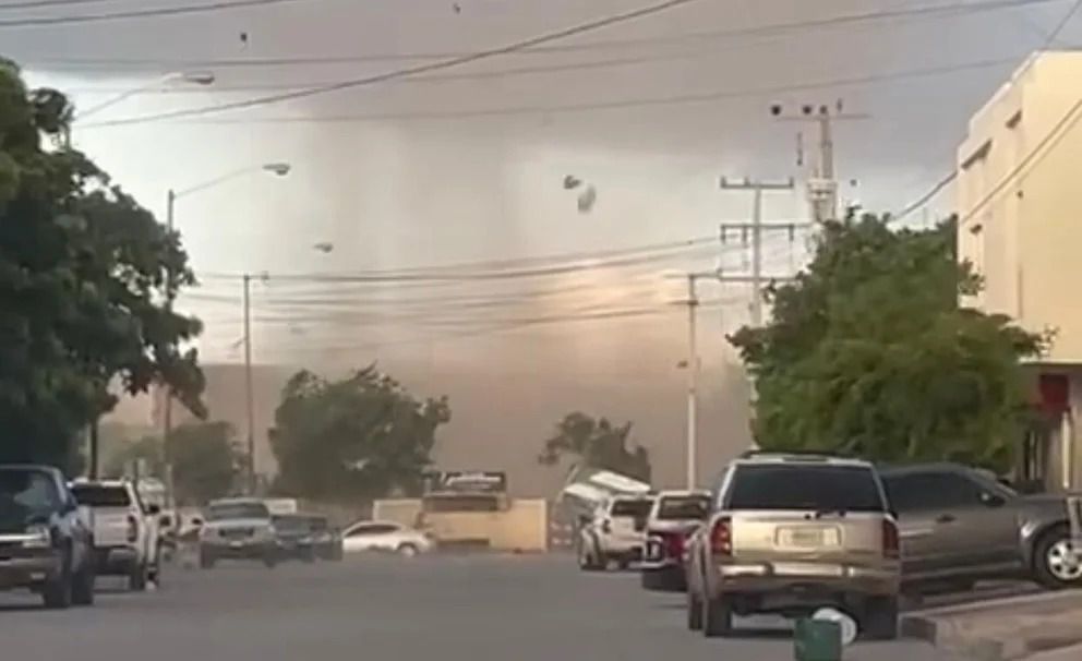 Así fue el remolino en Guamúchil, Sinaloa (VIDEOS)