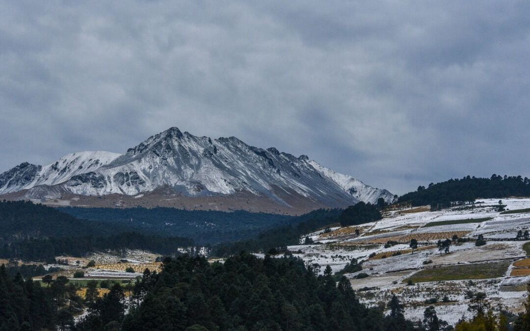 Frente frío 22: Cierran el Nevado de Toluca a los visitantes por caída de granizo