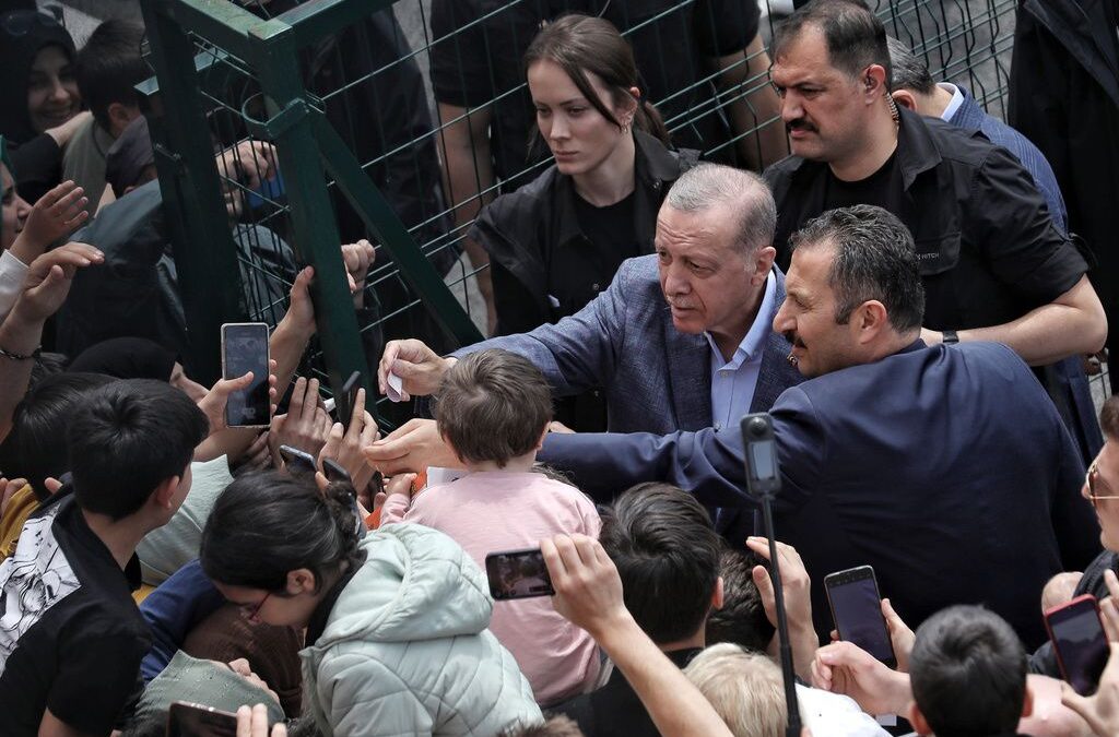 Elecciones en Turquía: Erdogan necesitará segunda vuelta para reelección presidencial