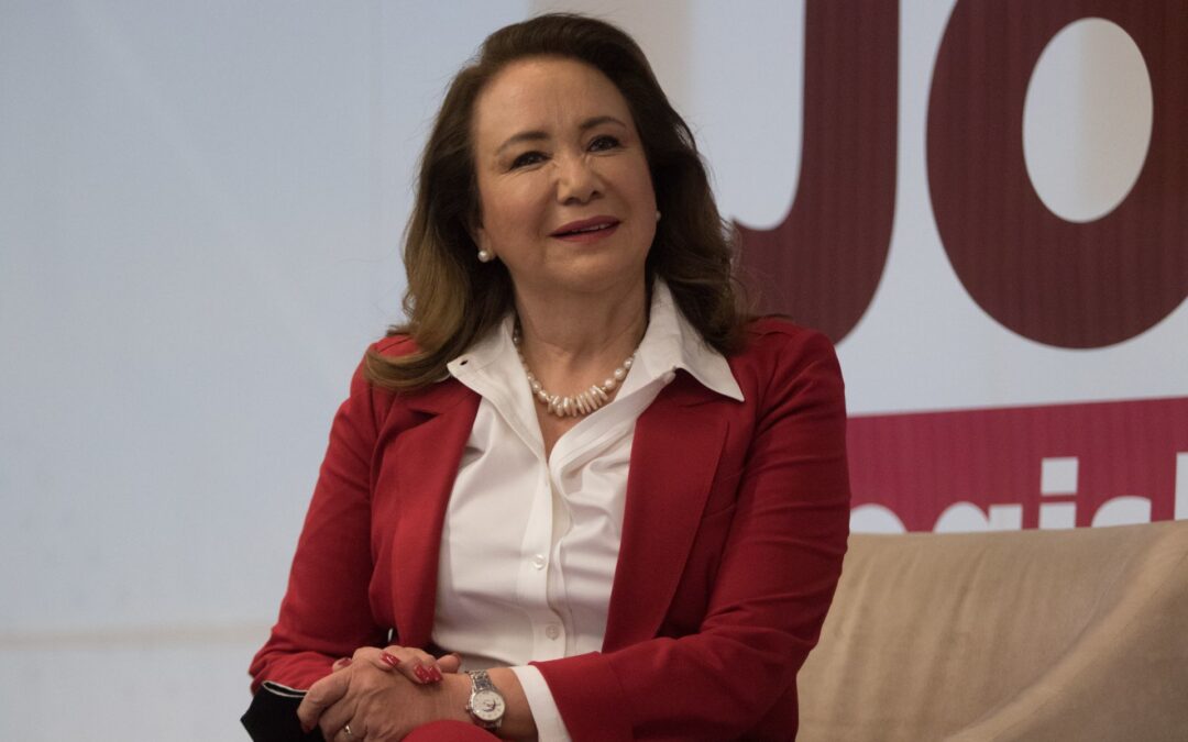 Plagio de Yasmín Esquivel: ministra se ampara contra Comité de Ética de la UNAM
