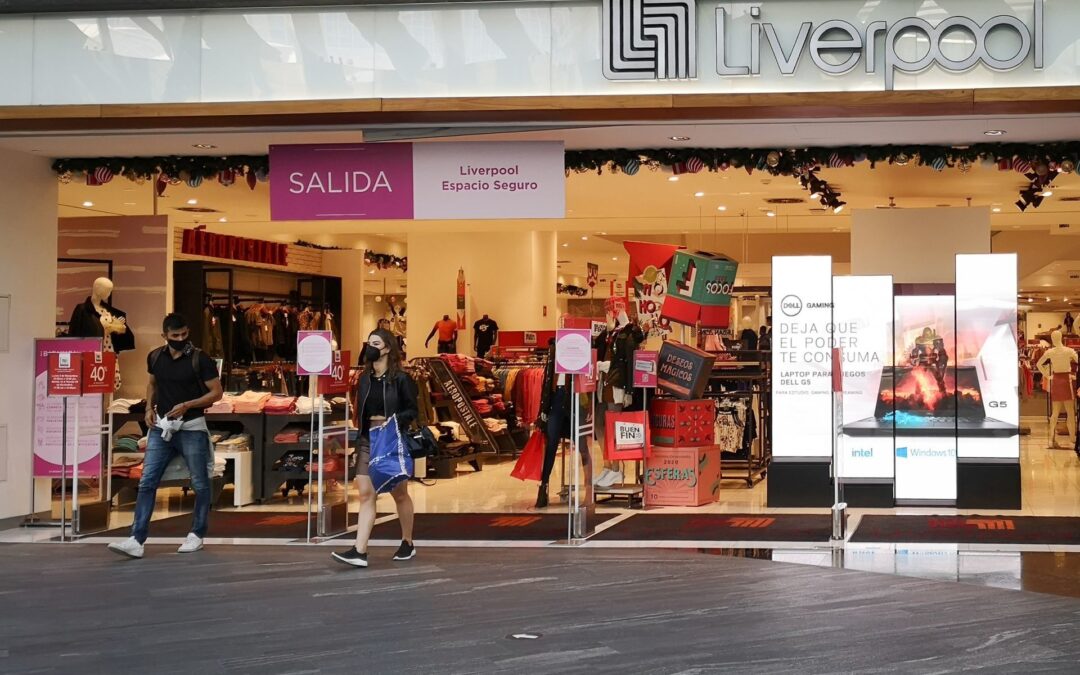 Liverpool ‘la riega’: Ofrece motos a 65 pesos mal etiquetadas; clientes exigen respetar precio