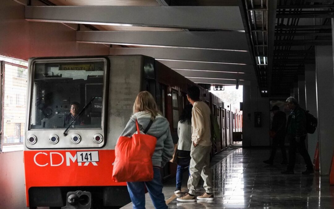 Metro avanza ‘lentísimo’: ¿Qué líneas reportan retrasos de hasta 15 minutos?