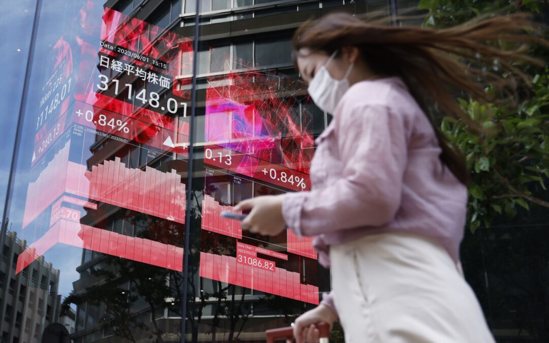 Las Bolsas asiáticas suben antes de las decisiones de los principales bancos centrales