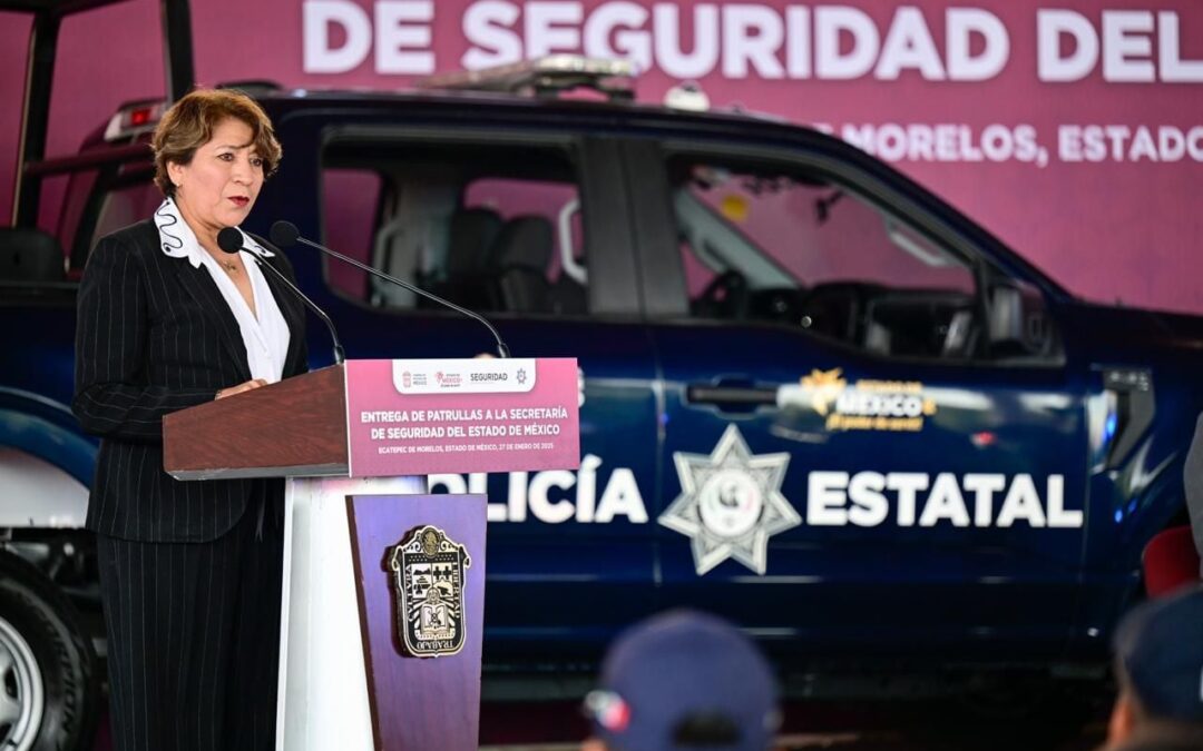 Gobernadora Delfina Gómez entrega 100 nuevas patrullas equipadas con alta tecnología