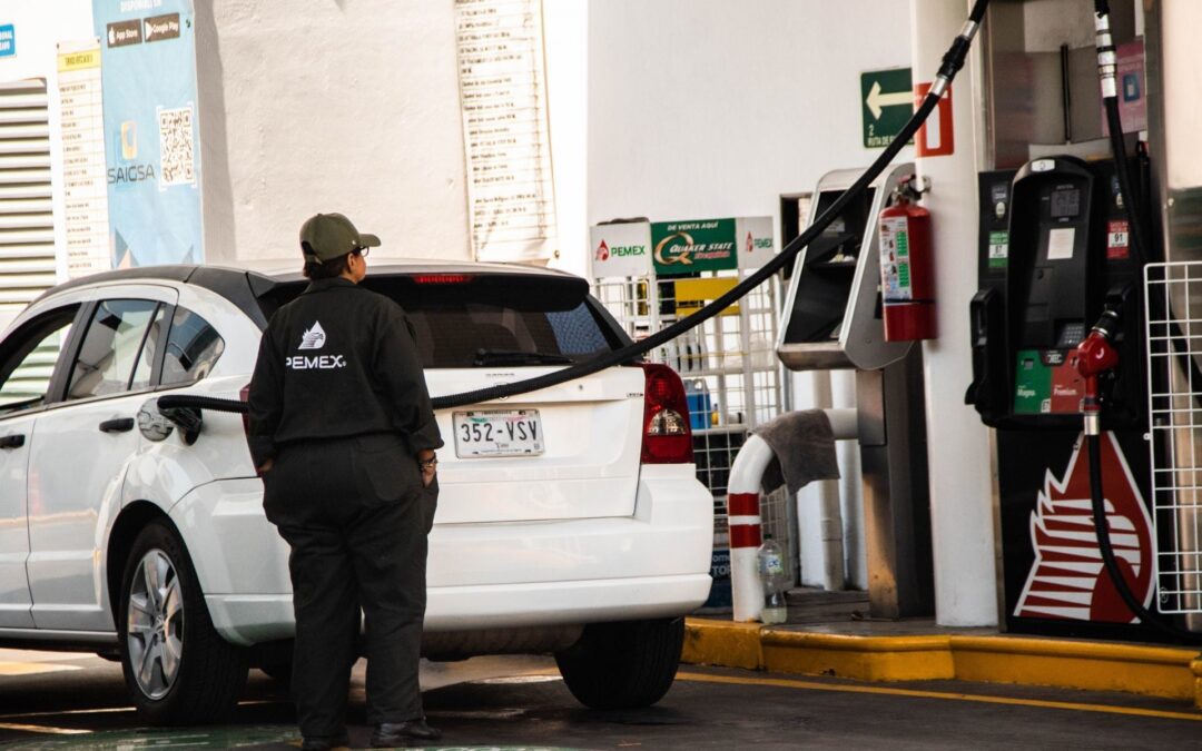 Ya van tres semanas: Hacienda no da estímulos a gasolinas; ¿en cuánto queda el impuesto por litro?