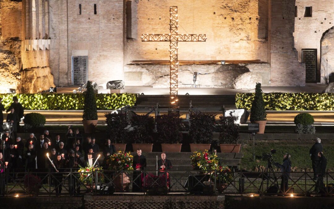 Viacrucis de Viernes Santo: un ruso y un ucraniano piden el fin de la guerra