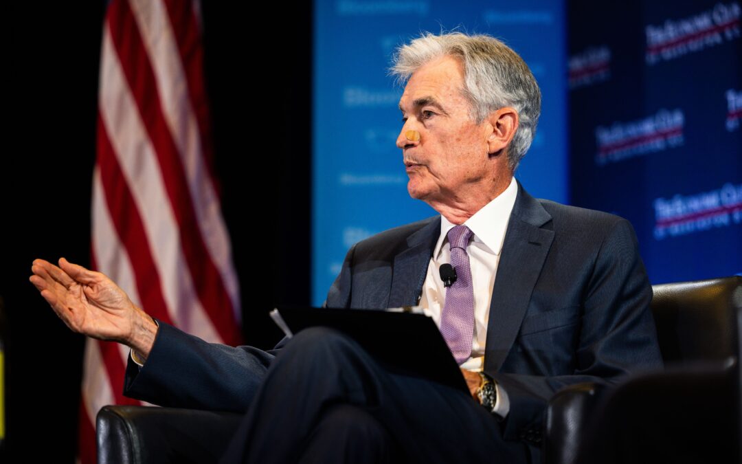 Powell está optimista: Espera que la inflación de EU se dirija a meta del 2%