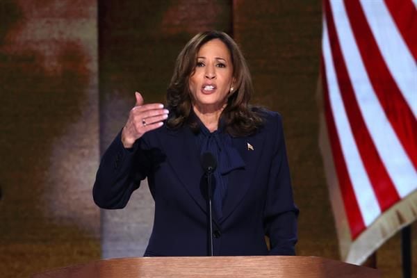 Kamala Harris ‘salvadora’ de los migrantes: ‘Es posible regularizarlos’, dice