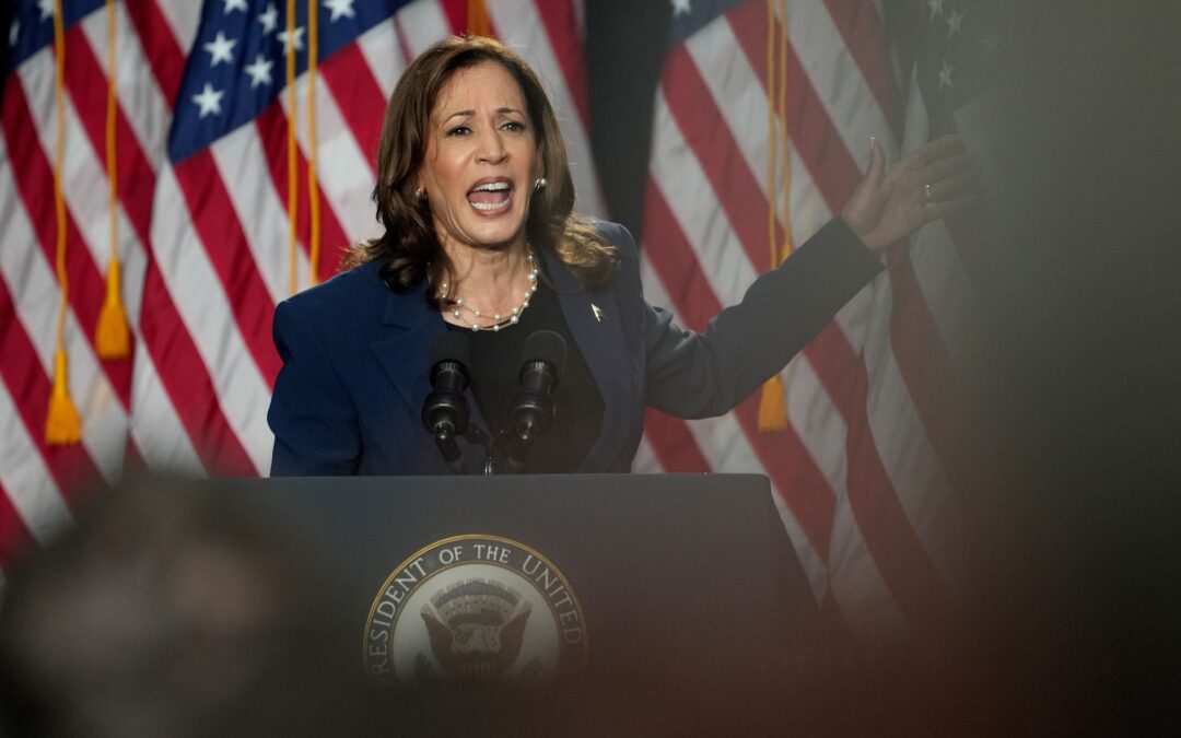 Proyecto 2025: ¿De qué va la agenda extrema de Trump que Kamala Harris promete vencer?