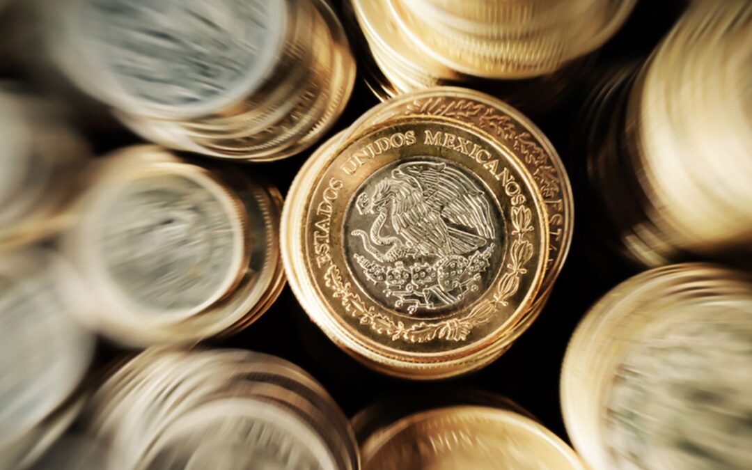 Peso ‘se blinda’ con ganancia antes del anuncio de política monetaria de Banxico