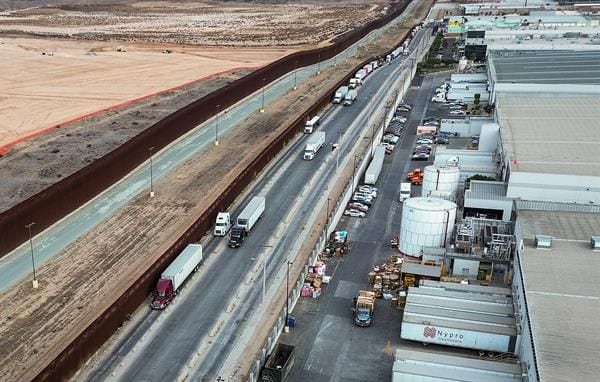 Empresarios en la frontera México ‘tachan’ amenazas arancelarias de Trump