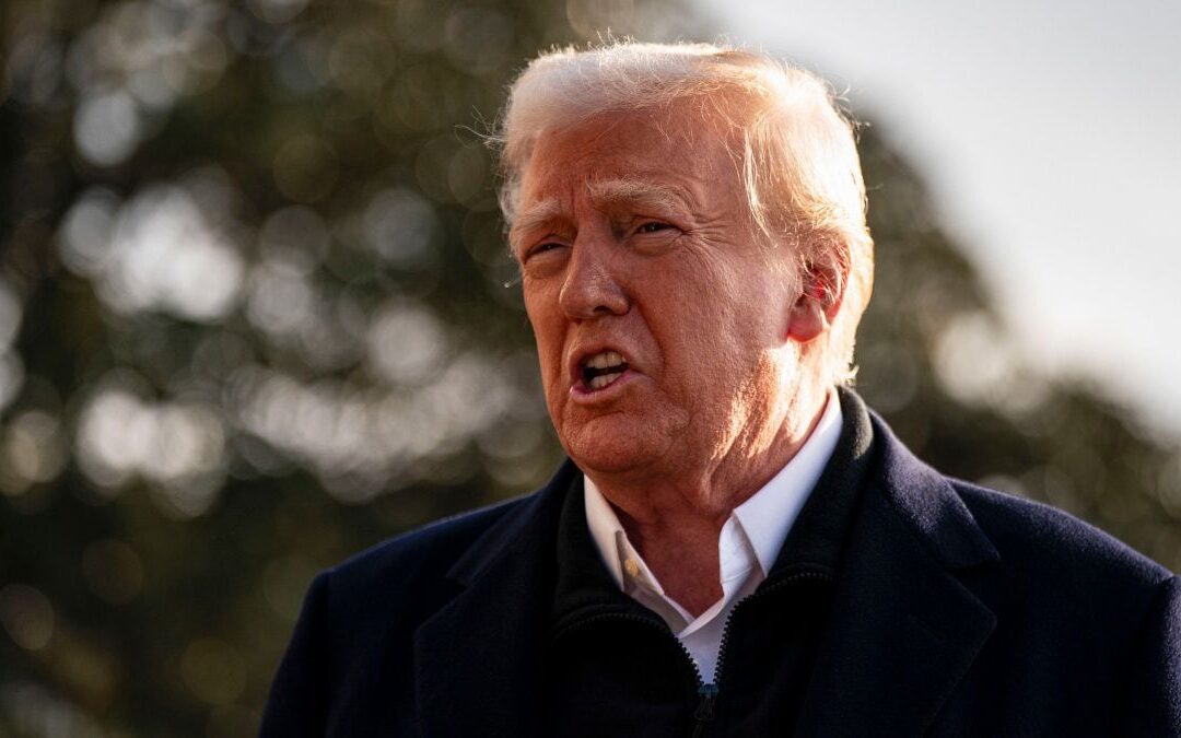 Deportaciones, arrestos y militares en la frontera: Trump lanza ofensiva contra migrantes en su primera semana