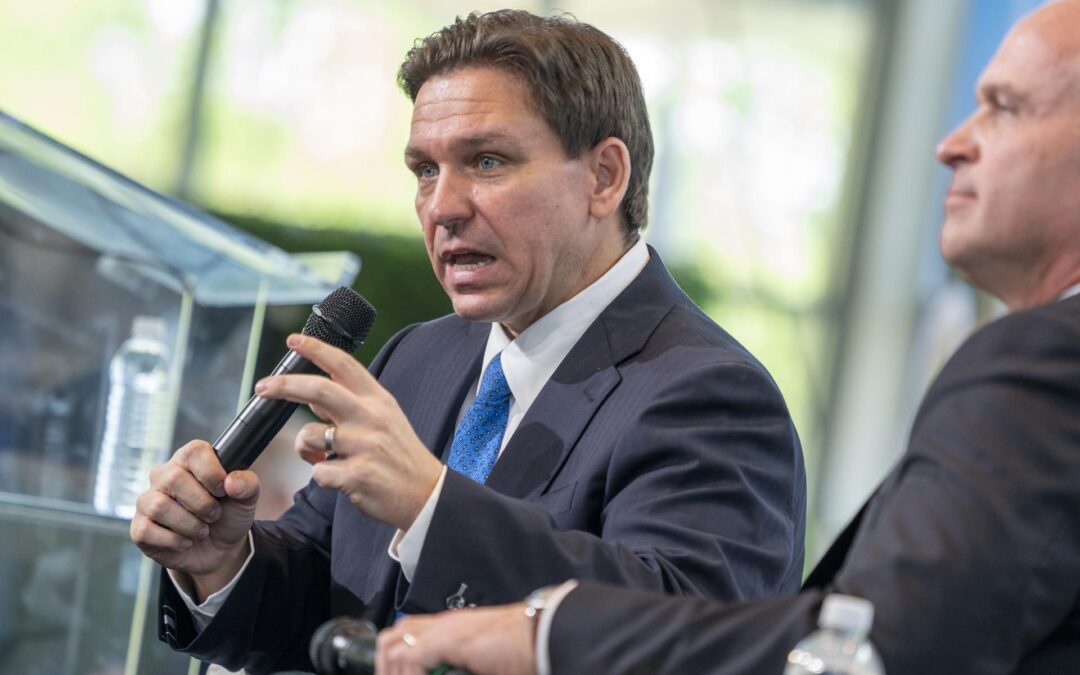 Gobernador de Florida aplica ‘mano dura’ vs. migrantes: Blinda frontera de Texas con México