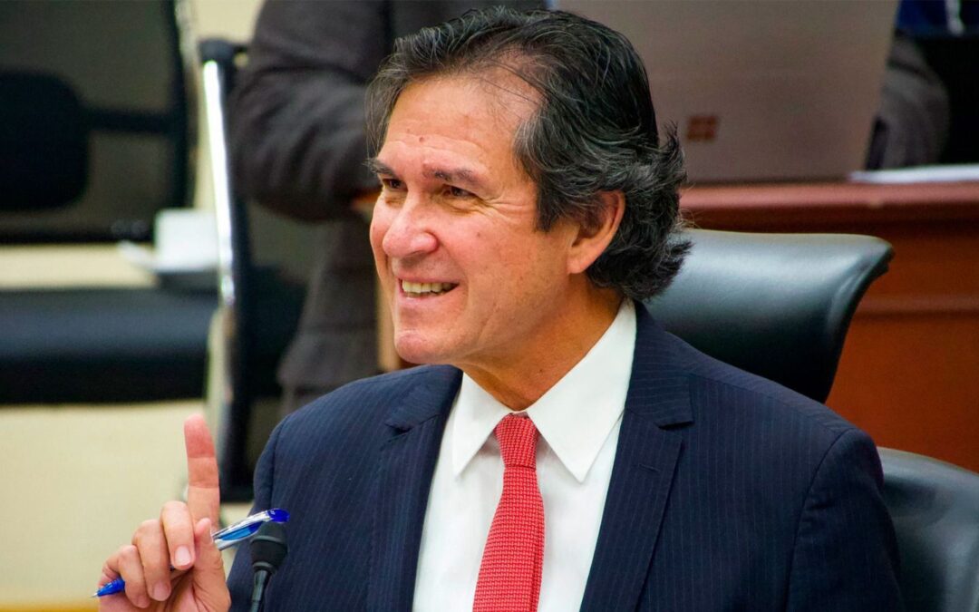 Edmundo Jacobo renuncia INE liquidación