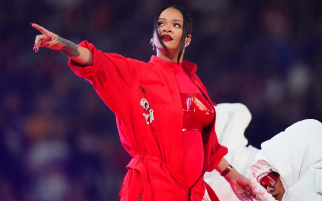 No es ‘panza normal’: Rihanna sí está embarazada, confirma representante tras show del SB