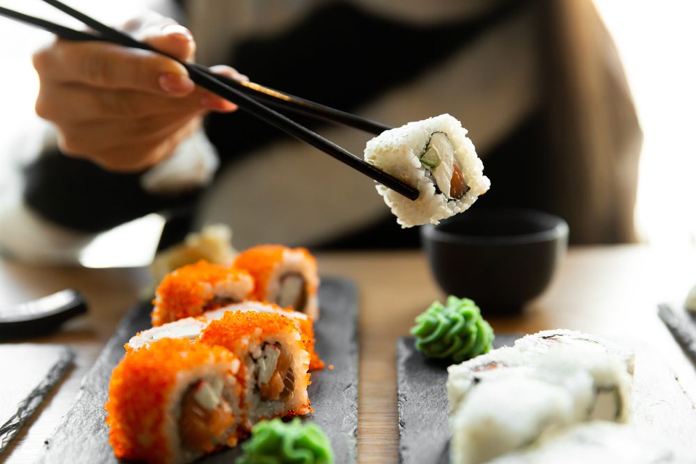 Empresaria mexicana se desmaya tras comer sushi en restaurante de Polanco donde ha ido  Belinda