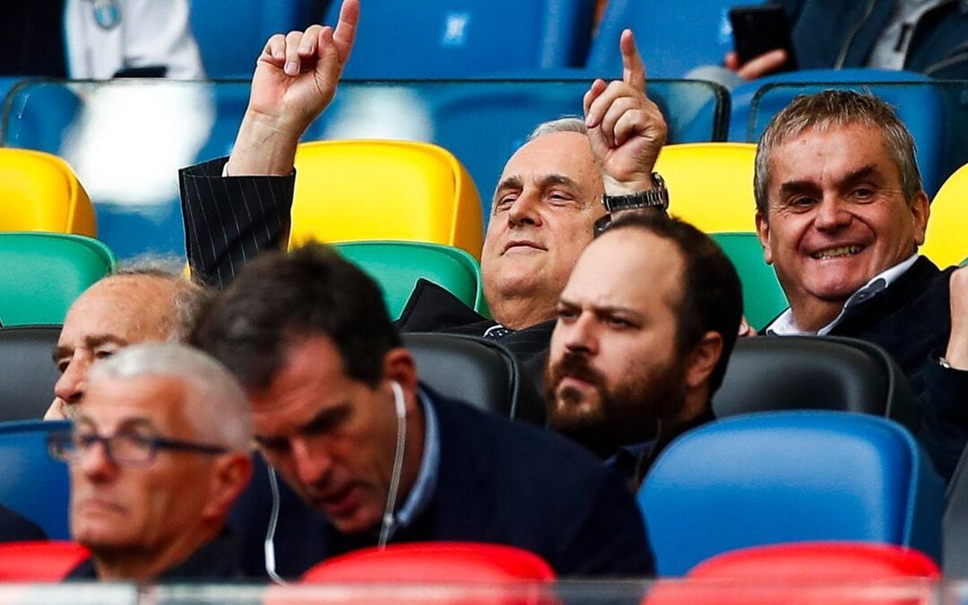Lotito, presidente del equipo de futbol Lazio, contrata a hombre que se desmayó en Roma por inanición