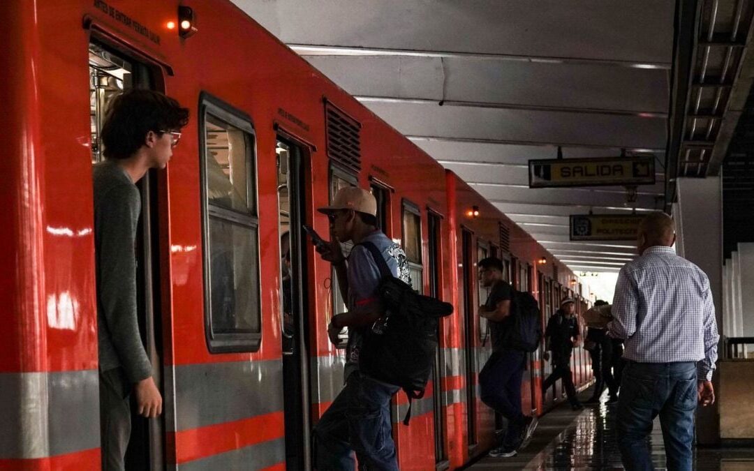 Lluvias ‘entorpecen’ al Metro de CDMX: ¿Qué líneas reportan retrasos este jueves 18 de julio?