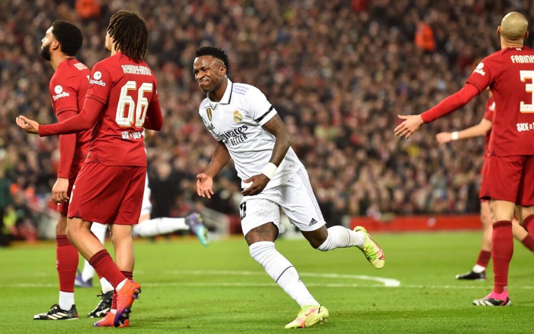 ¡Real remontada! El Madrid vence al Liverpool con dobletes de Vinicius y Benzema en Champions