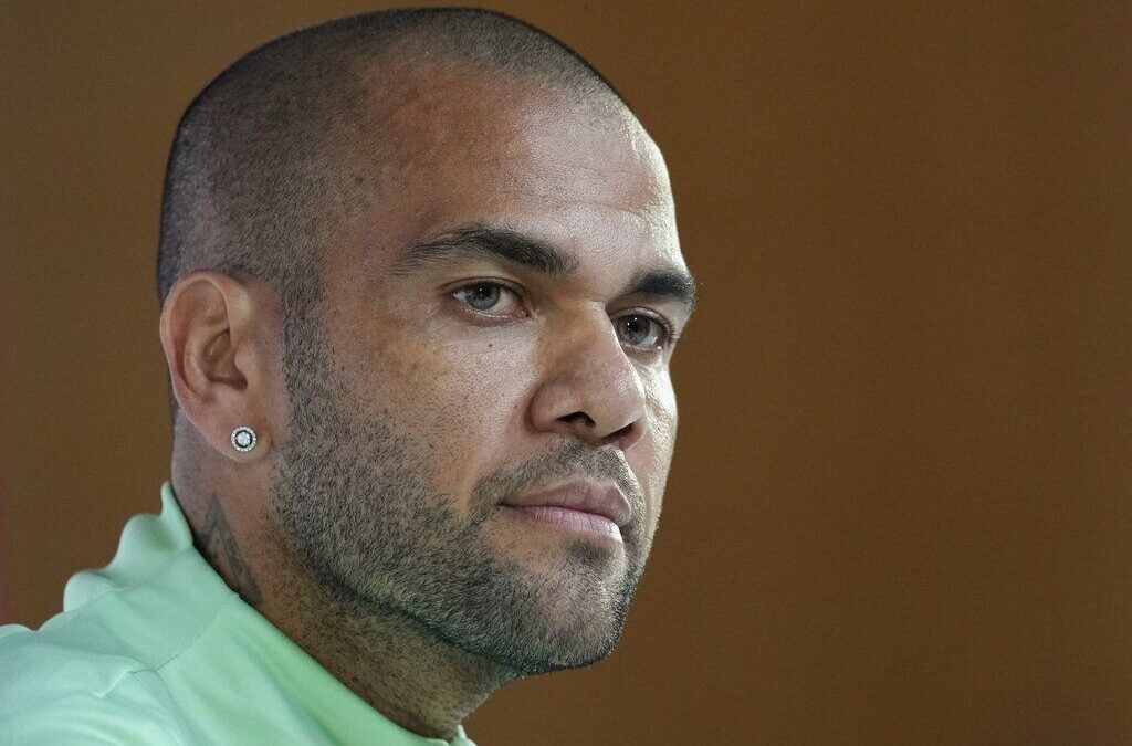 Dani Alves se mantiene en prisión preventiva en Barcelona por ‘elevado riesgo de fuga’