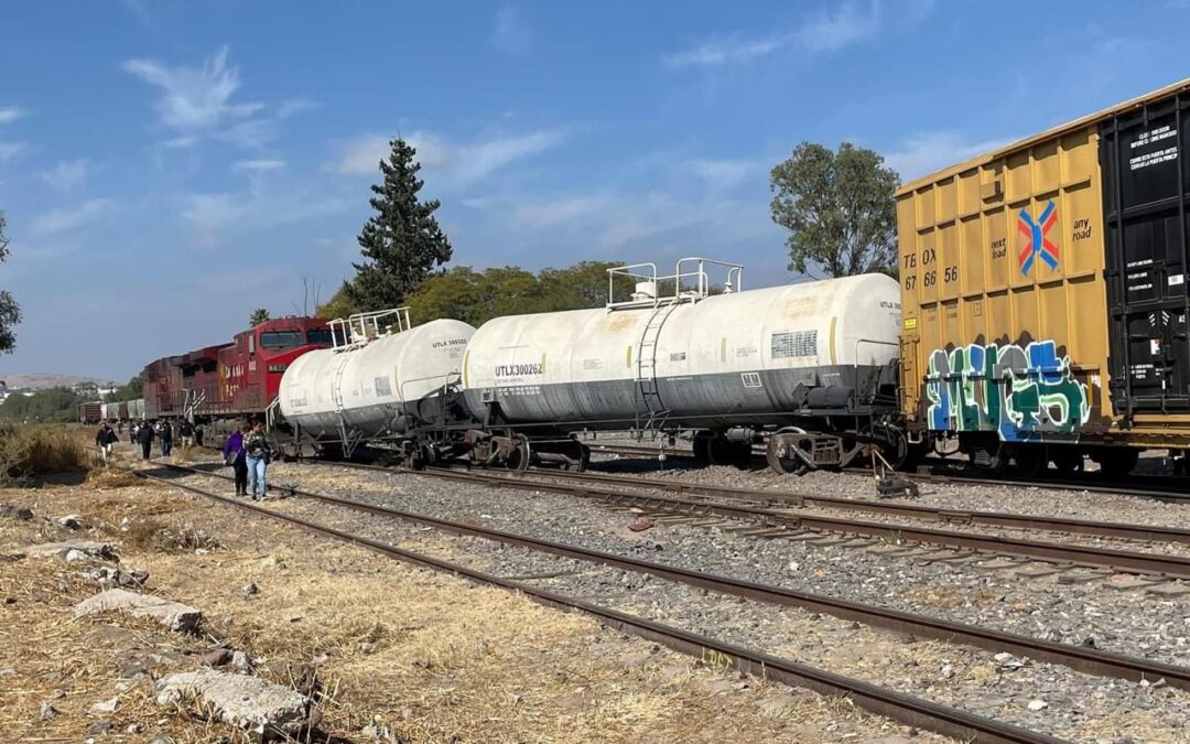 Tren de Canadian Pacific Kansas City se descarrila en San Juan del Río, Querétaro; no hay heridos