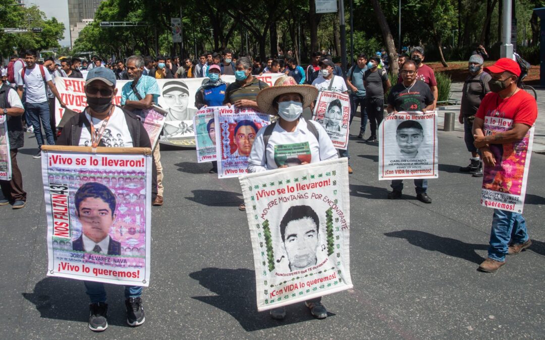 Encinas, ayudado por un asesino