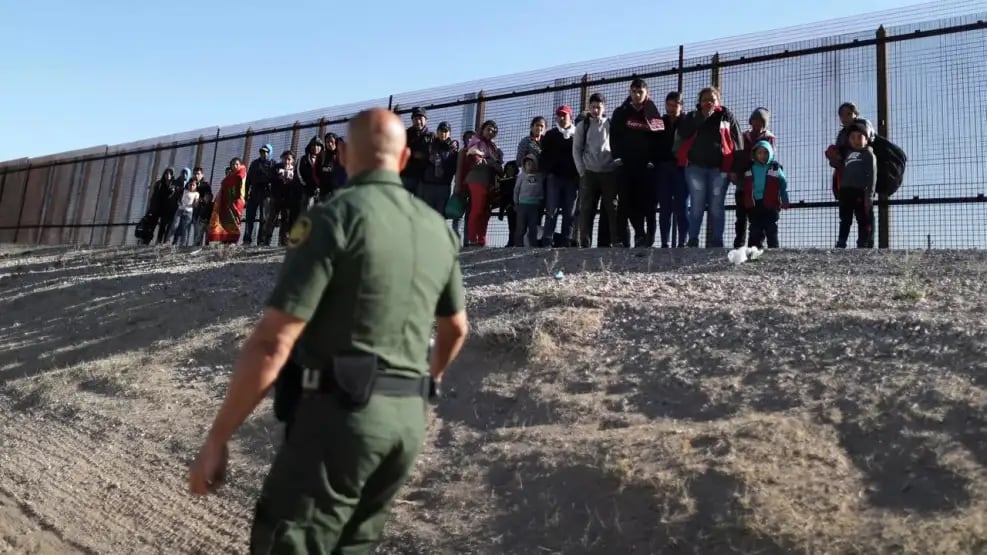 Ley para deportar migrantes por delitos menores, a un paso de aprobarse en EU