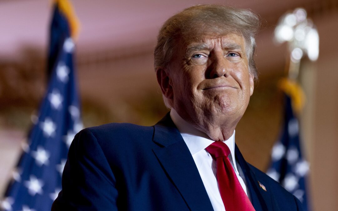 ¿Sin miedo? Trump llega a NY y se espera que se entregue a la policía mañana