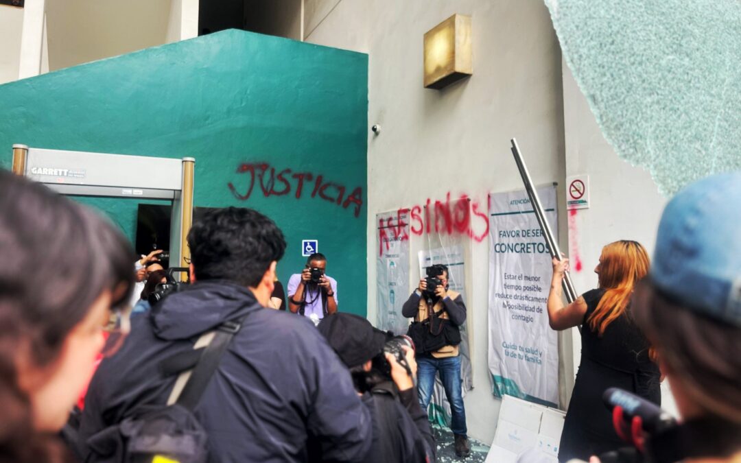 Activistas protestan por falta de justicia en transfeminicidios; son agredidas en el Poder Judicial de CDMX