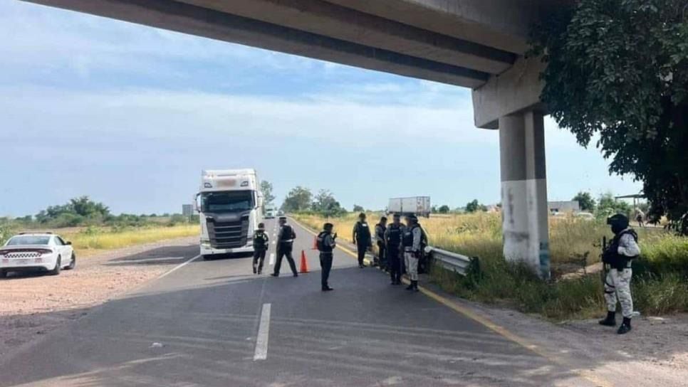 Carretera Culiacán-Mazatlán amanece bajo fuego cruzado del Cártel de Sinaloa; hay 13 detenidos