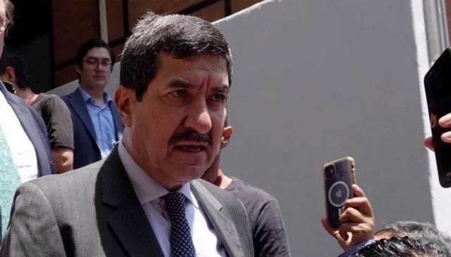 Los acompañantes de Corral
