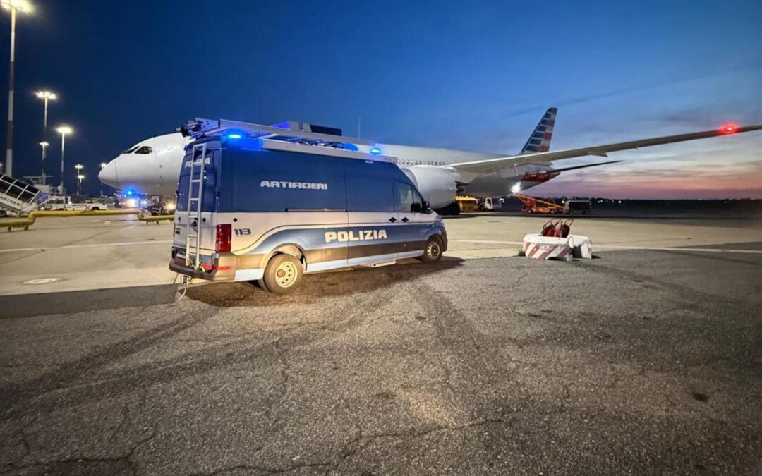 Amenaza de bomba ‘paraliza’ vuelo de American Airlines: Avión aterrizó de emergencia en Roma