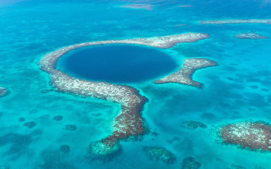 Hallan segundo agujero azul más profundo del mundo en Chetumal, Quintana Roo