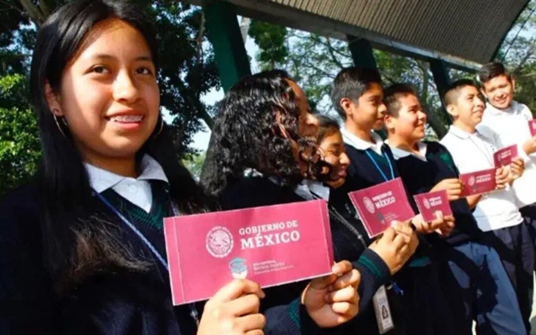 Pago doble de Beca Benito Juárez: ¿A qué estudiantes les toca 11 mil 200 pesos por becario?