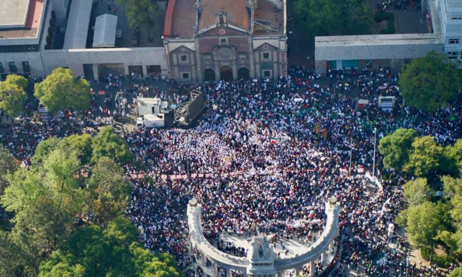 ‘Movilización de AMLO en el Zócalo no se compara con marcha a favor del INE’, dice Delgado