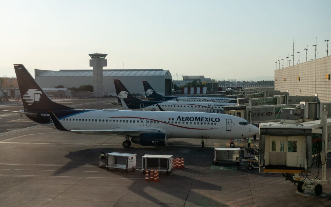 Aeroméxico lanza oferta de mil 100 millones de dólares en bonos para refinanciar su deuda