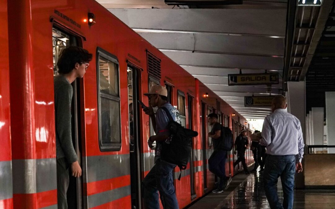 Metro de CDMX registra retrasos de hasta 10 minutos: ¿Qué líneas son afectadas este lunes 13 de enero?