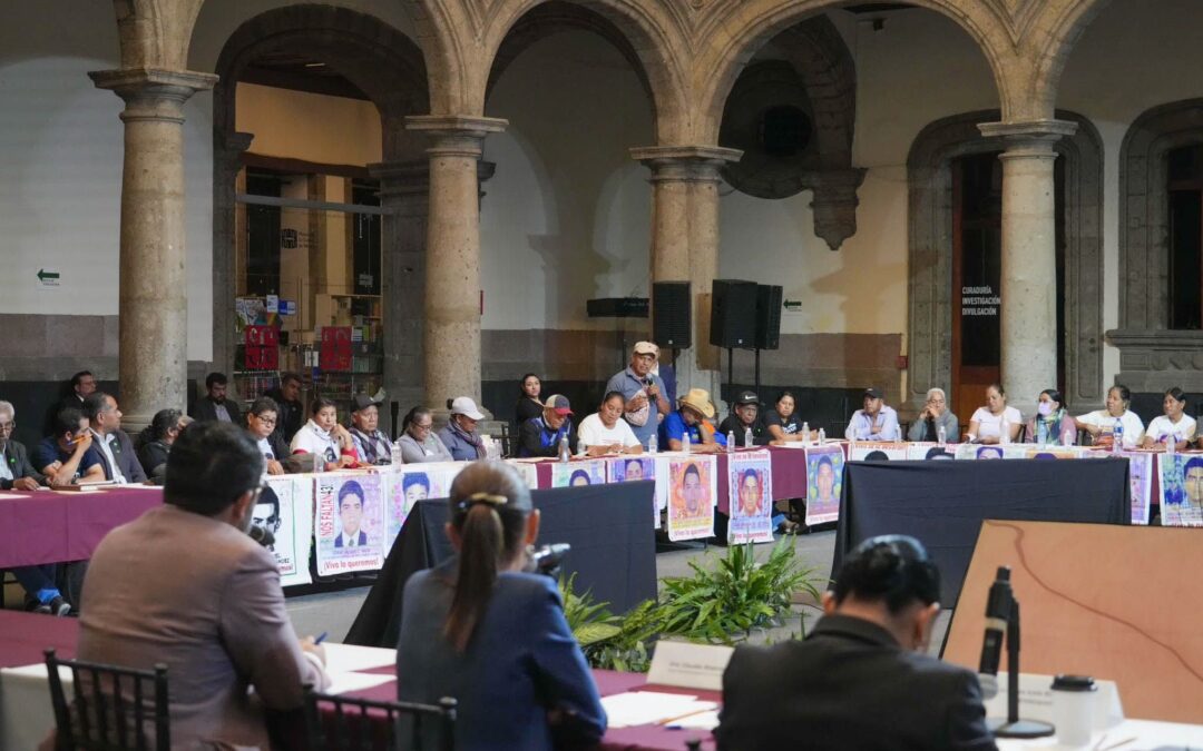 Sheinbaum ofrece ‘nuevo método’ para esclarecer el caso Ayotzinapa