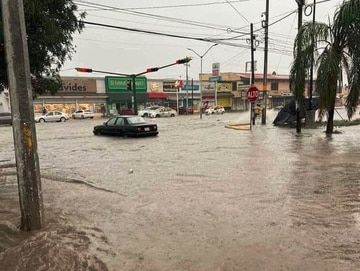 Lluvias en Nuevo León: Suspenden clases en universidades tras inundaciones y cortes viales
