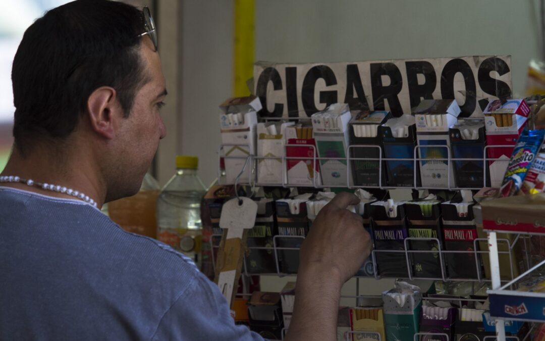 Perderían comercios locales al no exhibir cigarros