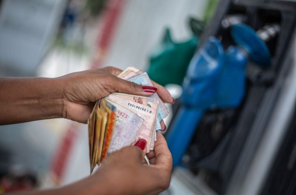 Tras ‘lunes de caos’, llegó el rebote: Así se recuperaron las monedas emergentes esta semana