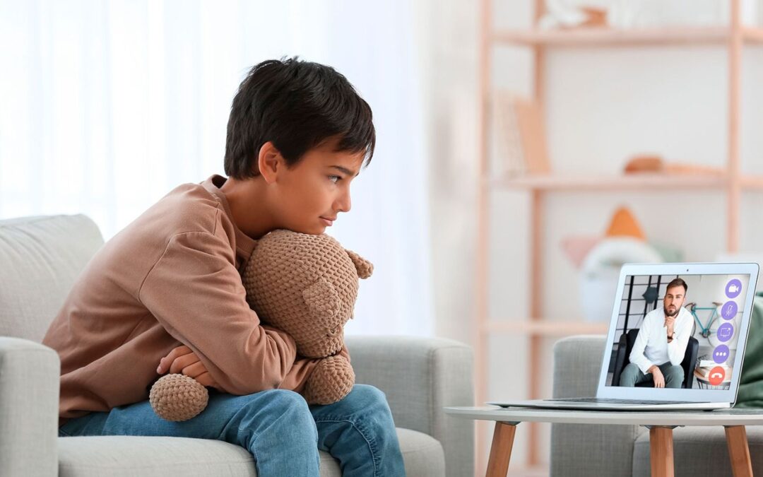 Depredadores en línea: Así hackean las cámaras de los menores