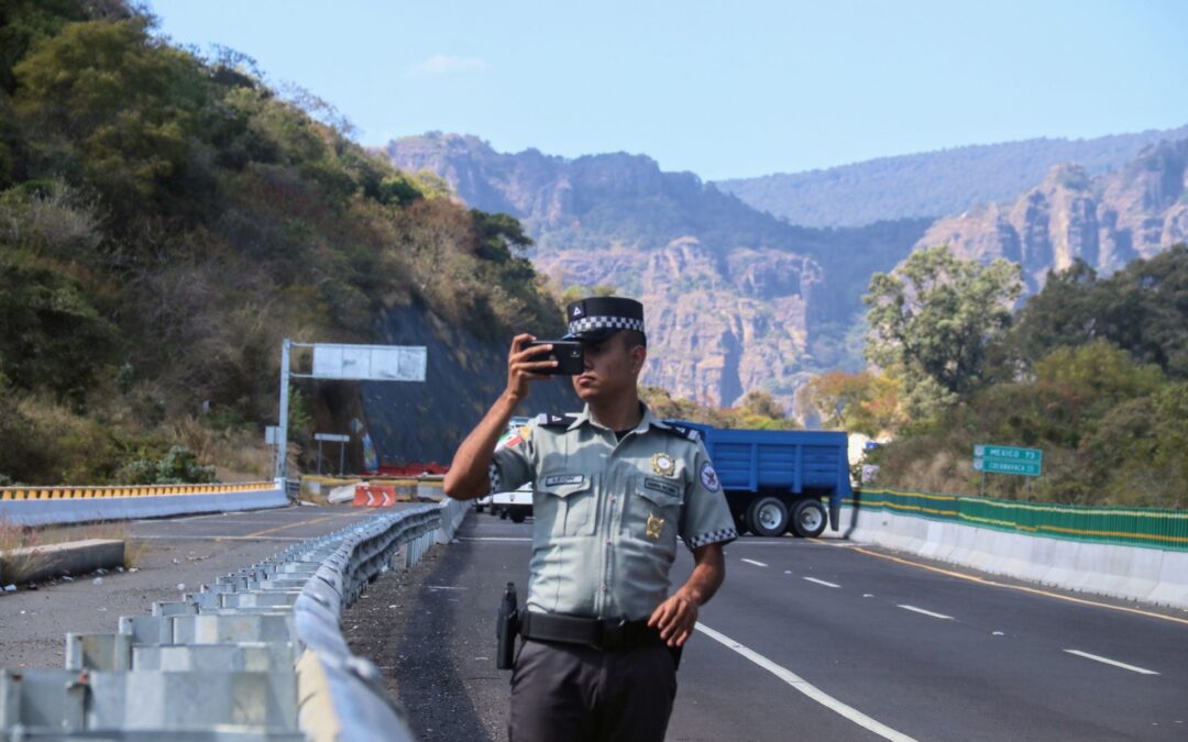 Tráiler se vuelca en autopista La Pera-Cuautla y provoca cierre total: ¿Qué tramo es afectado HOY?