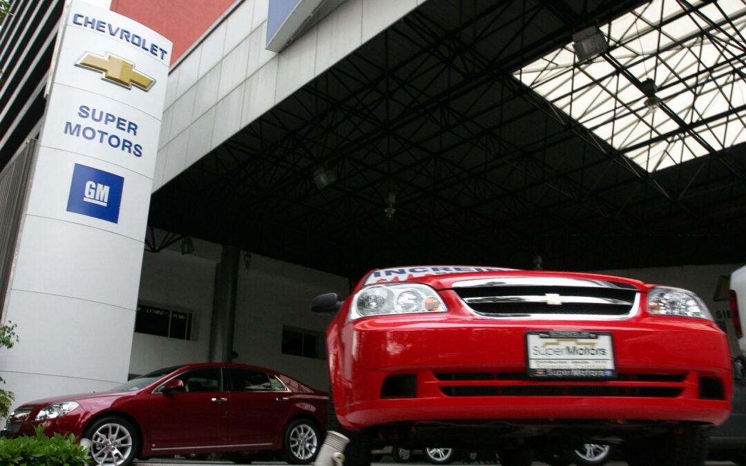 General Motors teme a aranceles de Trump: Analiza mover parte de su producción de México a EU