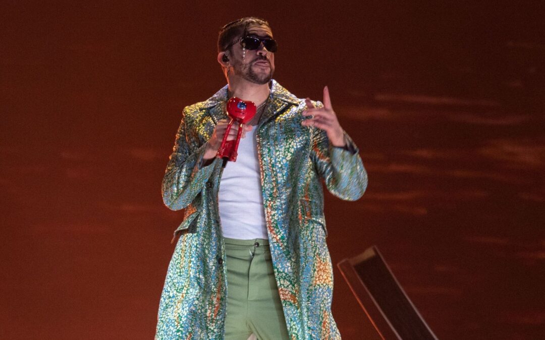 ¿Bad Bunny en el Zócalo de CDMX? Sheinbaum busca directamente a productores para concierto