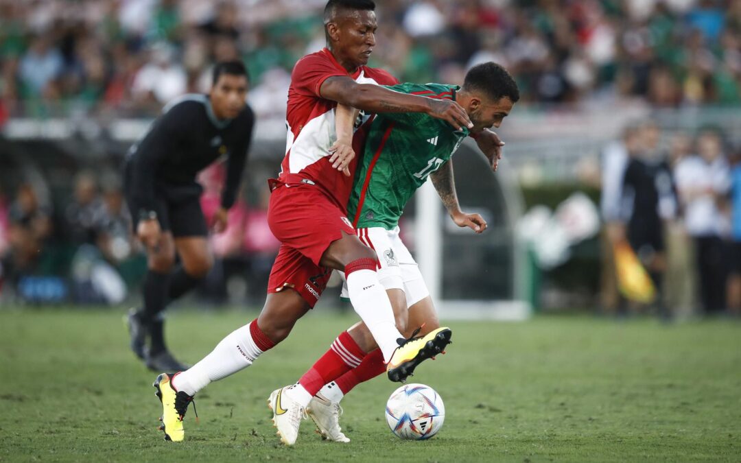 México gana a Perú 1-0 en partido amistoso previo a Qatar 2022