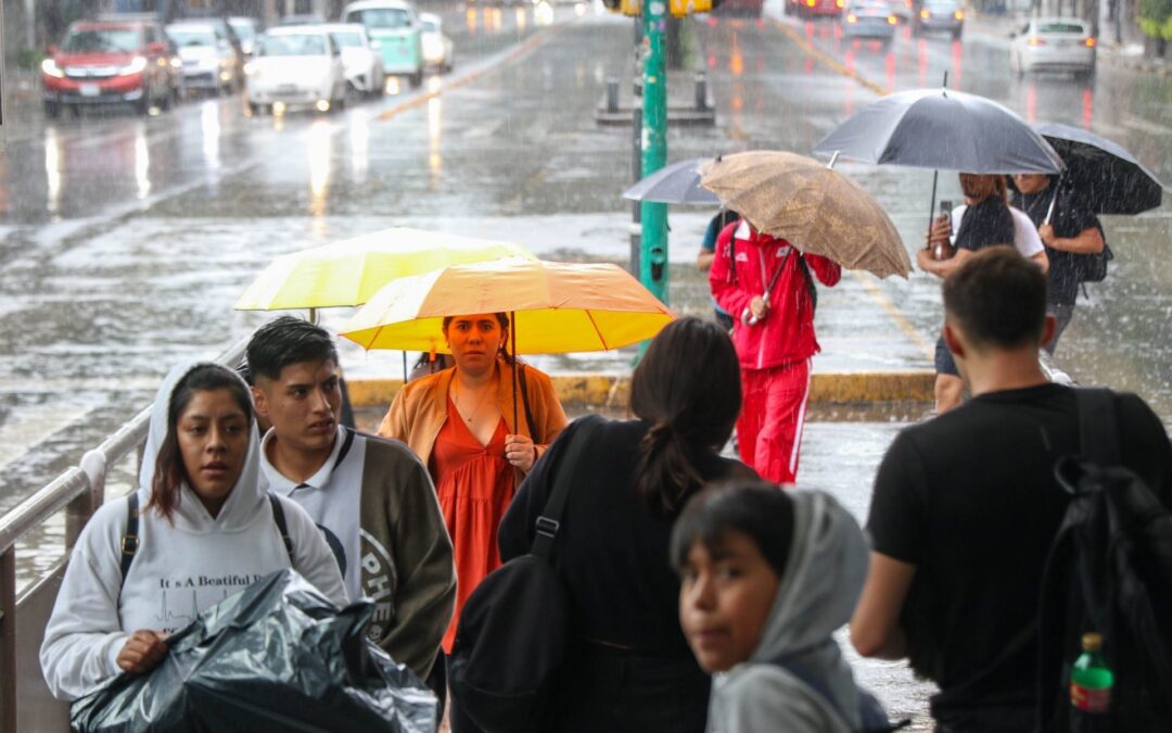 Vacaciones de verano se despiden con lluvia: Domingo de aguaceros en 31 estados