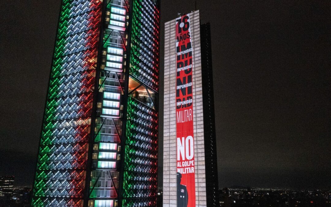 ‘Viva México, el país de los desaparecidos’: El grito de las familias en la Estela de Luz