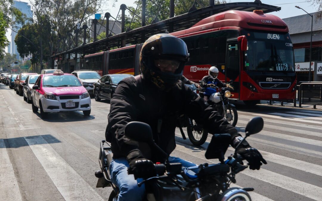 Contingencia ambiental en CDMX y Edomex: ¿Qué autos ‘libran’ el Doble Hoy No Circula?